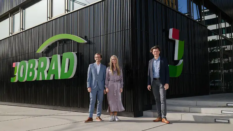 JobRad-Gründer vor neuer Firmenzentrale JobRad-Gründer vor neuer Firmenzentrale